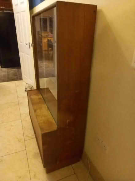 Photo of free Vintage Sideboard/Dresser/Display Cabinet (Oakhurst SN5) #3