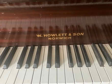 Photo of free Baby Grand Piano (IP33) #2