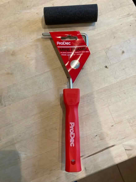 Photo of free Small paint tray and roller (Newbury RG19) #2