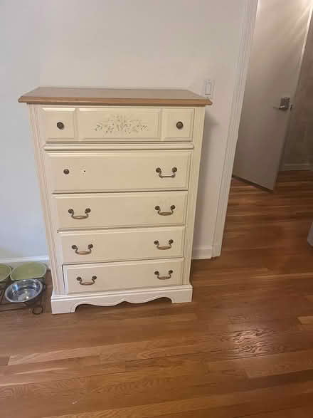 Photo of free Girls bedroom set (Norwalk, CT) #3