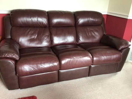 Photo of free Three seater sofa and Two chairs (Holbrook DE56) #1