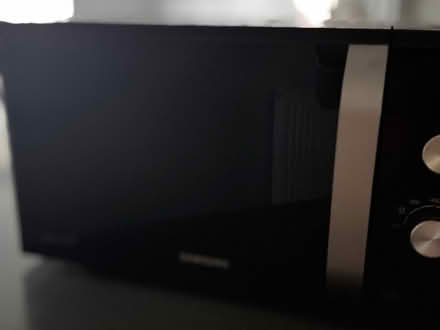 Photo of free Samsung Microwave (Chipping Barnet EN5) #2