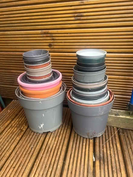 Photo of free plant pots (Hollins BL9) #1