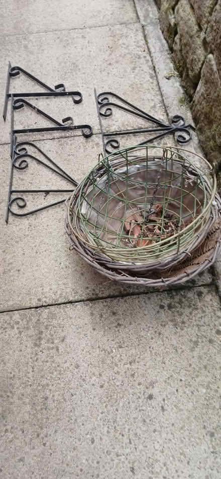 Photo of free Hanging baskets & brackets (Allestree DE22 2) #1