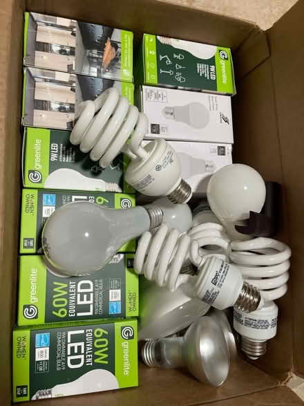 Photo of free Various bulbs (Sunnyvale (near CalTrain)) #1