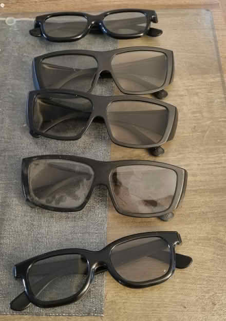 Photo of free 5 pairs of 3D glasses (Emerson Valley MK4) #1