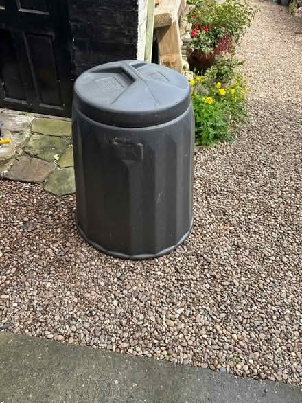 Photo of free Compost bin (City road S2) #1