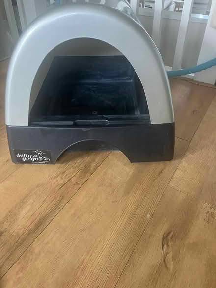 Photo of free Enclosed Cat Litter Tray (East Didsbury M20) #1