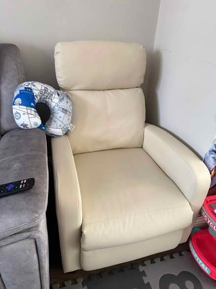 Photo of free Chiswick W4) #2