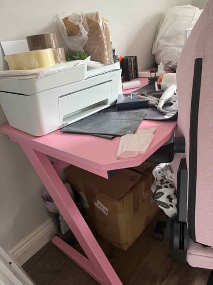 Photo of free Chiswick W4) #3