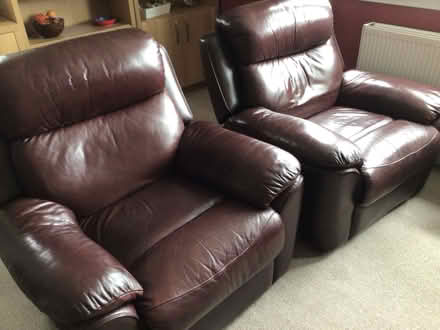 Photo of free Three seater sofa and Two chairs (Holbrook DE56) #2