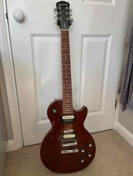 Photo of Electric Guitar Case (Back Hilton Road) #1