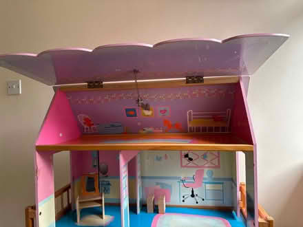 Photo of free Child’s dollhouse (Woodley RG5) #3