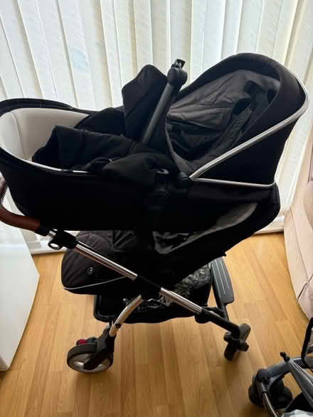 Photo of free Baby pram (L7) #2