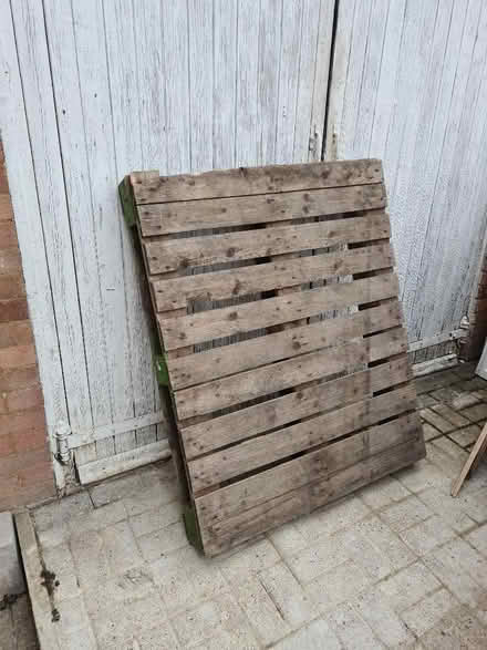 Photo of free Large Pallet (Walsworth SG4) #1
