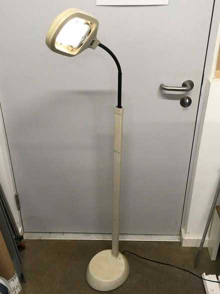 Photo of free Light stand (E14 Tower Hamlets) #1
