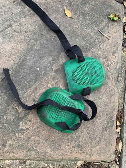 Photo of free knee pads (Barnsbury N1) #1
