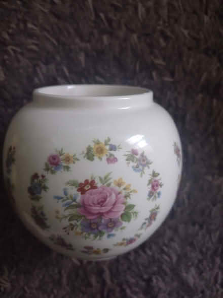Photo of free Small floral vase/pot (Corby NN18) #2