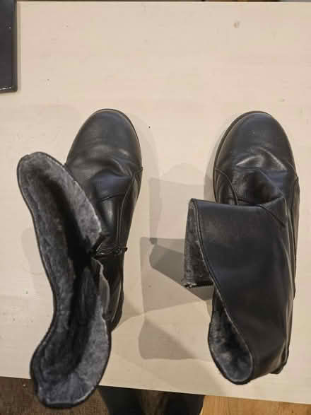 Photo of free Winter boots (Streatham SW16) #1