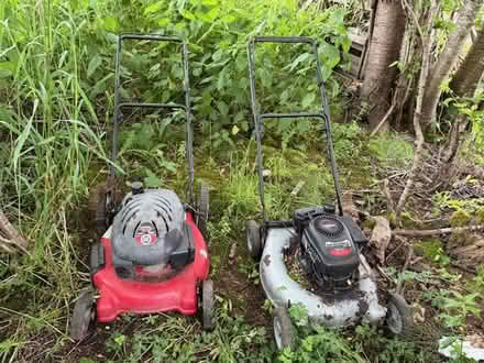 Photo of free 2 lawn mowers (non-working) (Woodinville/Cottage Lake) #1
