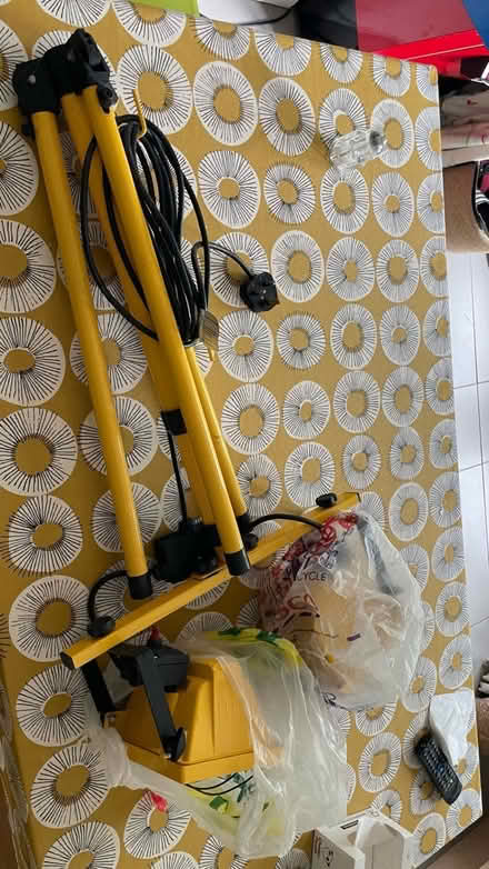 Photo of free Tripod double work light (Brentwood CM13) #1