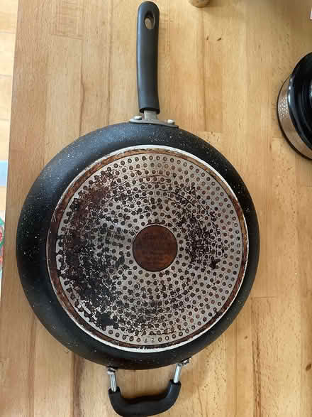Photo of free Non stick pan (Liss GU33) #3
