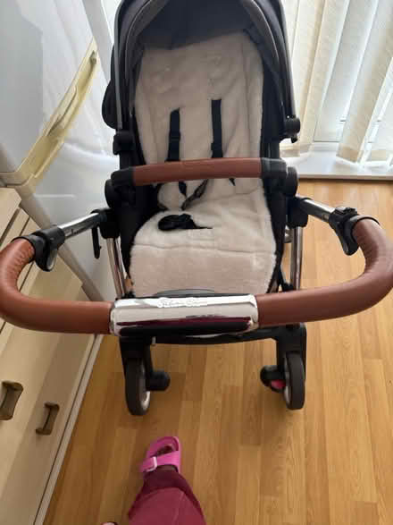 Photo of free Baby pram (L7) #4