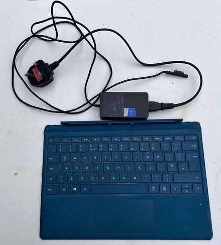 Photo of free Computer keyboard and power supply (Near Addenbrookes) #1