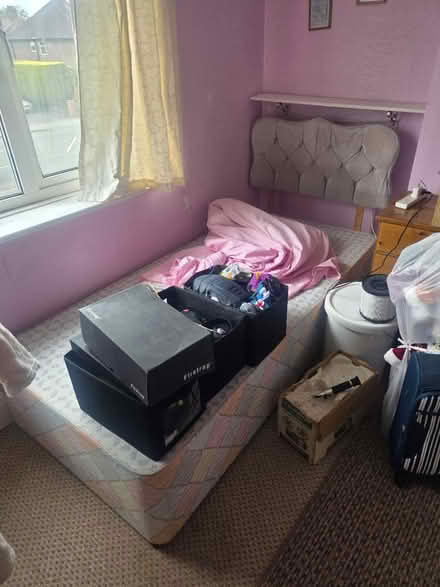Photo of free 2 x single beds with matresses (Shrewsbury) #1