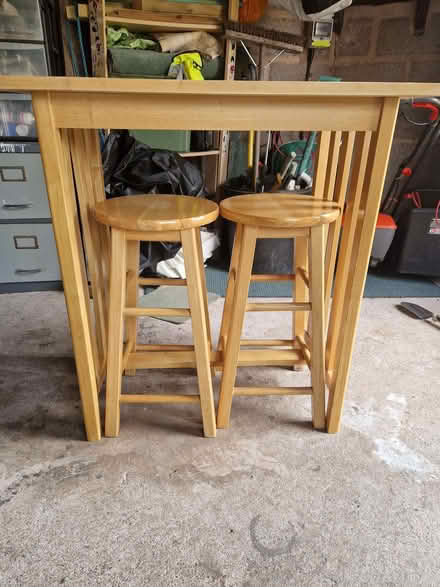 Photo of free Wooden table with 2 high bar stools. (Cob Lane B29) #2