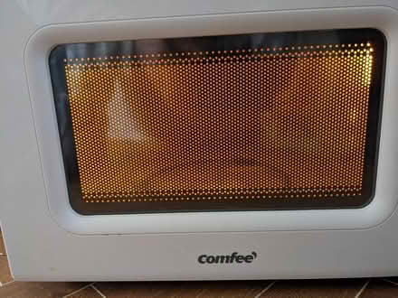 Photo of free White Microwave (Holland Park W11) #1
