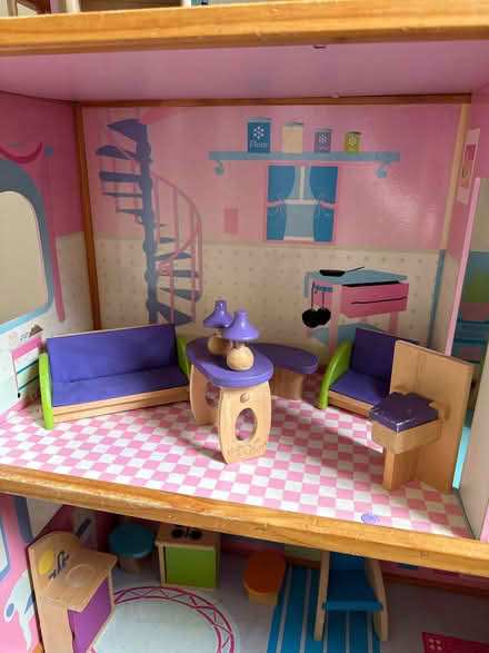 Photo of free Child’s dollhouse (Woodley RG5) #2