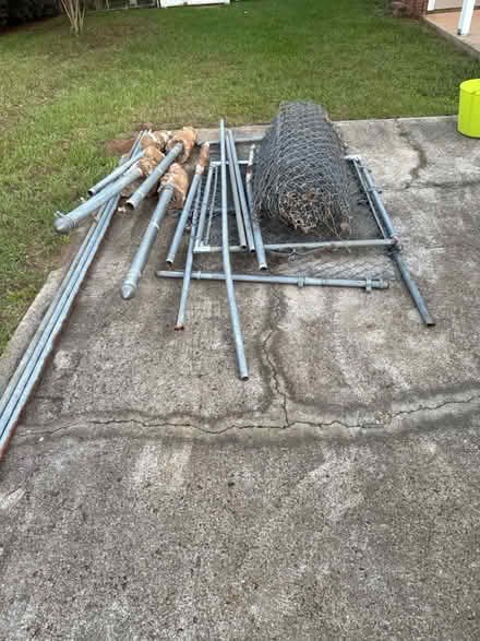 Photo of free 4β tall chain link π fence (Leesburg) #2