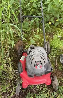 Photo of free 2 lawn mowers (non-working) (Woodinville/Cottage Lake) #3