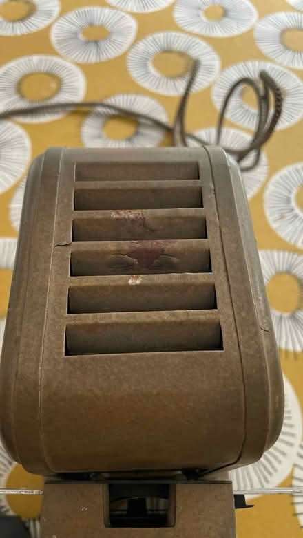 Photo of free Vintage slide projector (Brentwood CM13) #3