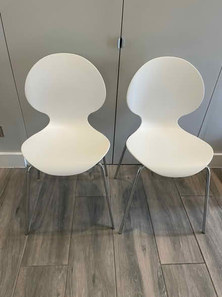 Photo of free Pair of white dining/desk chairs (Elstree WD6) #2