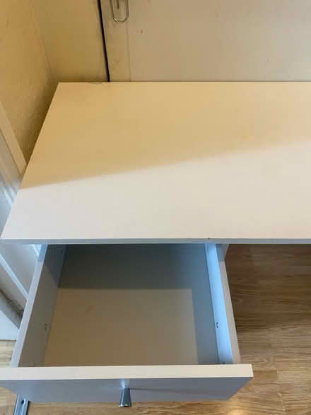 Photo of free White desk (N13 Enfield) #1
