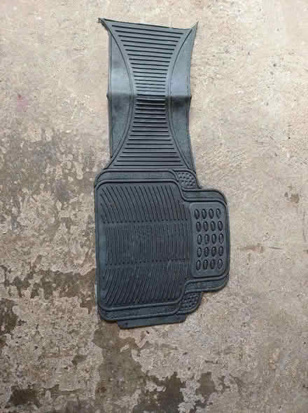 Photo of free rubber mat (Dronfield Woodhouse S18) #1