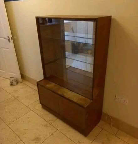 Photo of free Vintage Sideboard/Dresser/Display Cabinet (Oakhurst SN5) #1