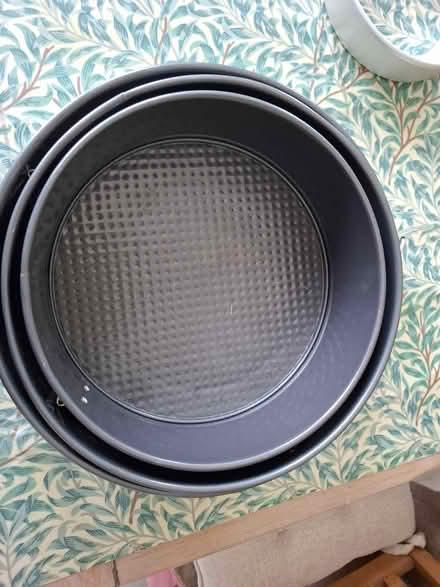 Photo of free nesting baking tins round & square (Blairgowrie PH10) #3