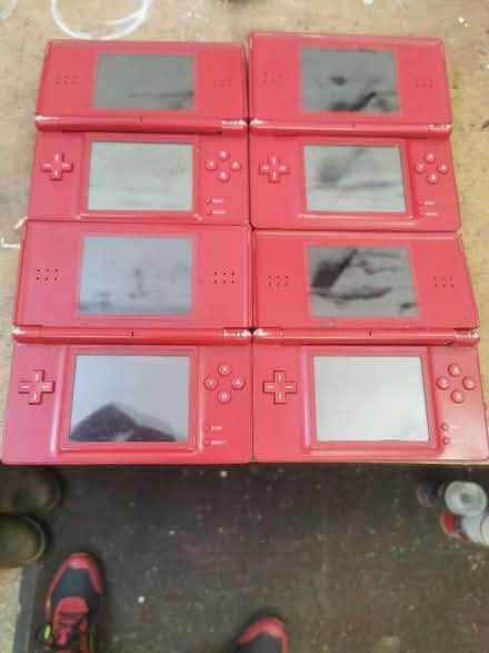 Photo of free 4X Nintendo DS, 5X charger 28X game (hillsborough S6) #1