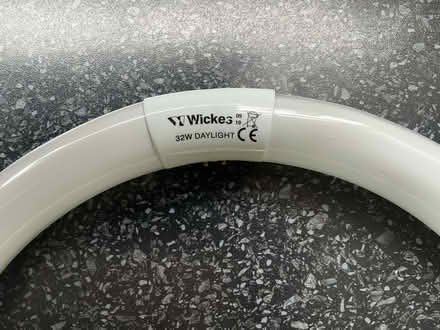 Photo of free Circline 30cm fluorescent tube 32W daylight (Beaconsfield HP9) #2