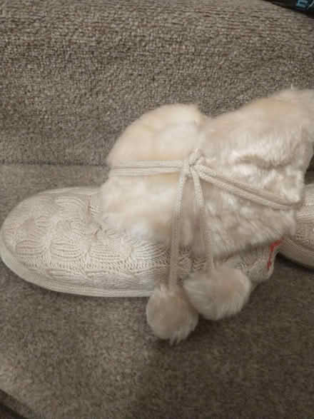 Photo of free Woman's slippers (Rayleigh SS6) #1