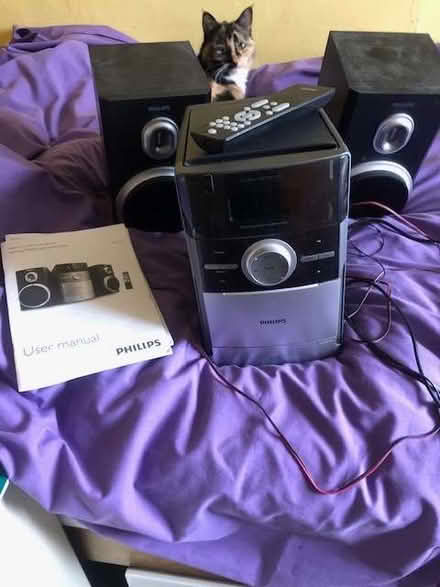 Photo of free Philips CD , cassette player with radio. (Heaton BD9) #1