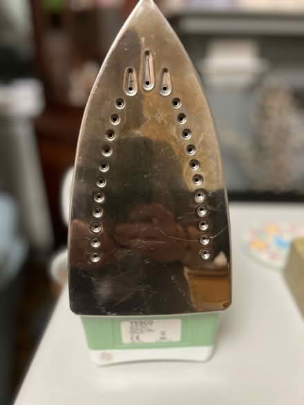 Photo of free Tesco steam iron (Bare LA4) #3