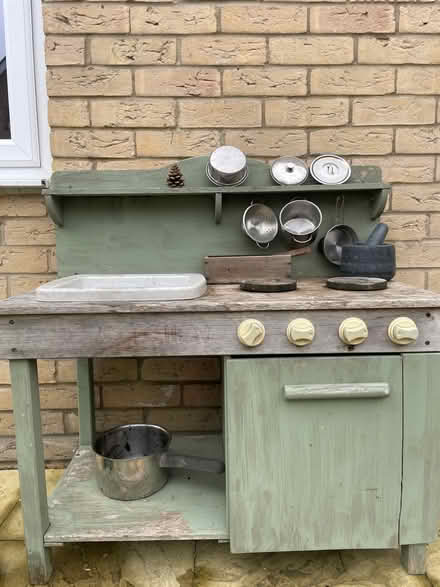 Photo of free Mud kitchen (CM1 Beaulieu) #1