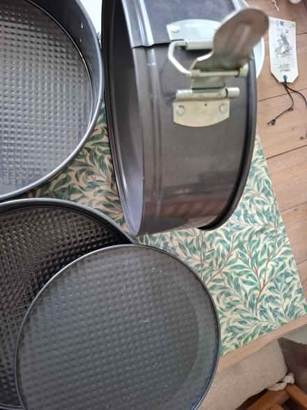 Photo of free nesting baking tins round & square (Blairgowrie PH10) #2