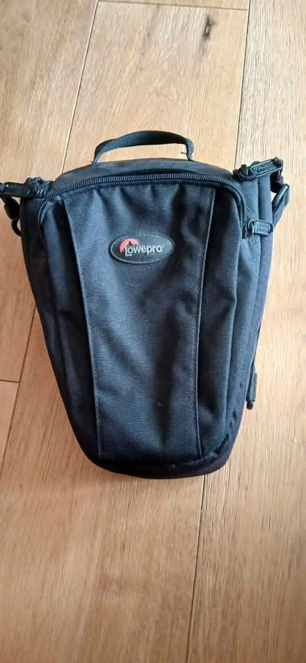 Photo of free SLR camera bag (Newbury racecourse. RG14) #1