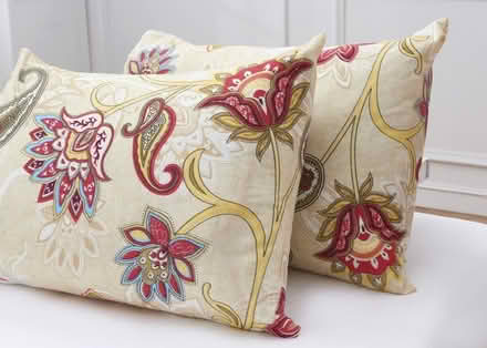 Photo of free Floral Duvet Cover & Pillowcases (East Peralta) #2