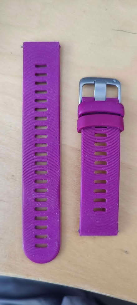 Photo of free Garmin Quick Release Band (20 mm) Berry Colour (Theale RG7) #1